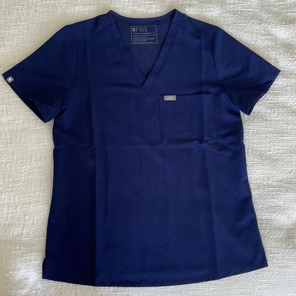*BRAND NEW* Women’s Navy Catarina One Pocket Scrub Top